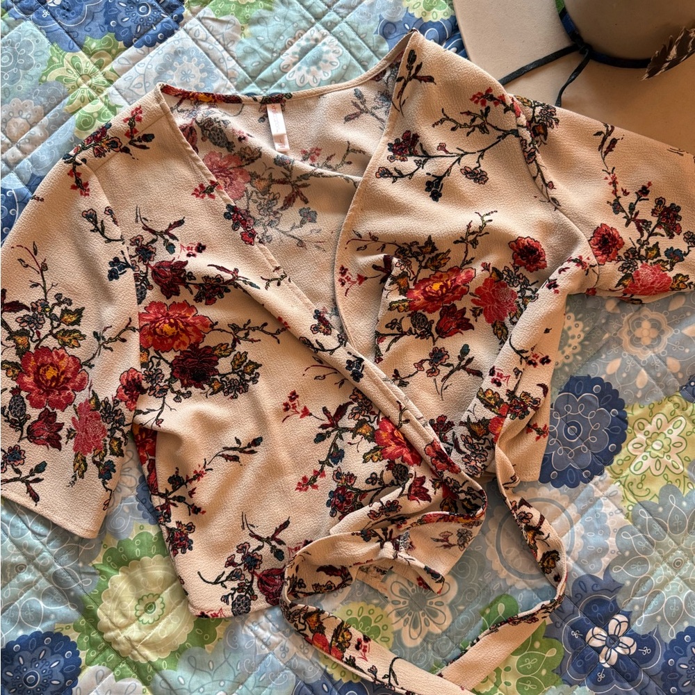 💐Floral Wrap Crop Top💐